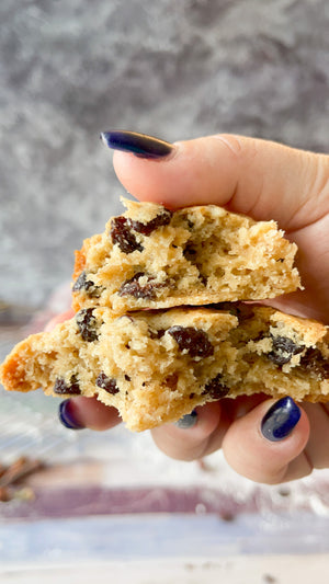 
                  
                    Load image into Gallery viewer, OATMEL AND RAISINS - NEW YORK COOKIES
                  
                