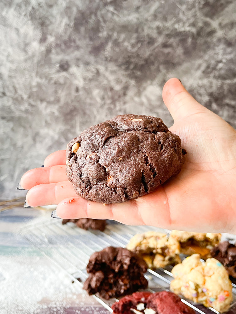 
                  
                    Load image into Gallery viewer, DOUBLE CHOCOLATE - NEW YORK COOKIES
                  
                